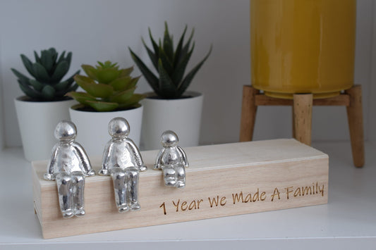 1 Year We Made a Family Sculpture Figurines - 1st Anniversary | Years 1 to 30 Available | Wooden Box Size & Grain Will Vary