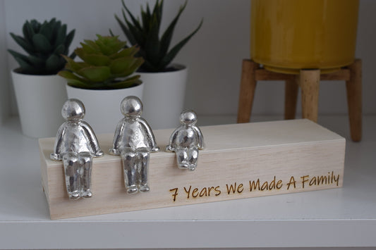 7 Years We Made a Family Sculpture Figurines - 7th Anniversary | Years 1 to 30 Available | Wooden Box Size & Grain Will Vary